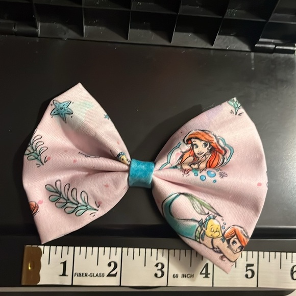 Disney’s Ariel hair bow - Picture 3 of 4